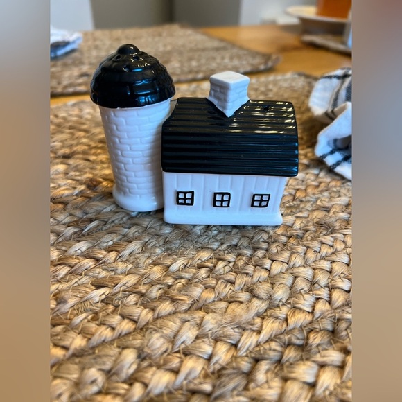Pottery Barn Barn salt and pepper shakers never used - Picture 1 of 4